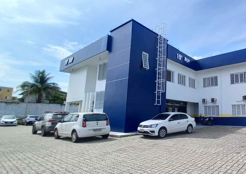 Homem que aplicou série de golpes usando app de namoro é preso em Manaus