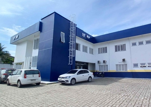 Homem é preso por tentar sequestrar mulher que passeava com cachorro no Aleixo