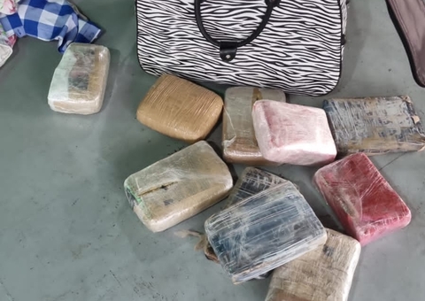 Drogas são encontradas dentro de mala e saco de farinha em embarcação no porto de Manaus