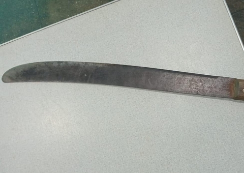 Homem tenta matar avó, mãe e irmã de 7 anos após sumiço de cartão no Amazonas