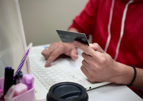 Polícia orienta consumidores para evitar golpes na Black Friday
