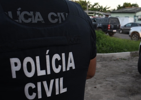 Pastor vai à delegacia para ministrar culto aos detentos e acaba preso por dever pensão no Amazonas