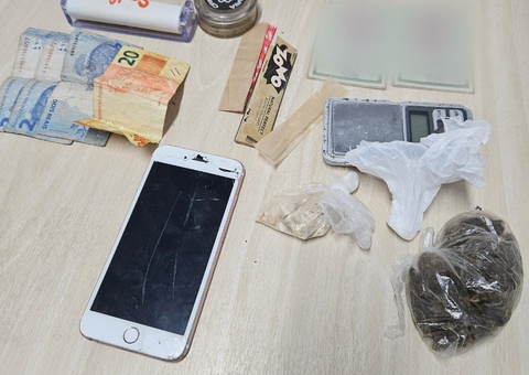 Gêmeos são presos por vender drogas na zona norte de Manaus