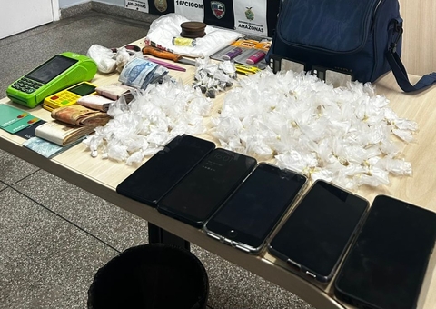 Amor bandido: casal é preso enquanto vendia drogas em casa no Adrianópolis