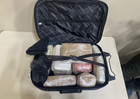 Mala com drogas que seria enviada para Manaus é apreendida em aeroporto