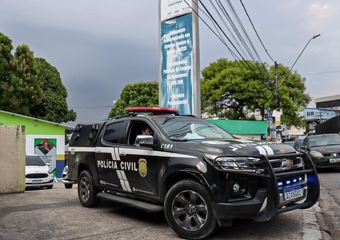 Mulher é presa após fazer empréstimo no nome do pai idoso e abandoná-lo em rua de Manaus
