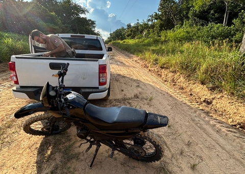 Homem tenta matar vítima a terçadadas durante assalto no Amazonas
