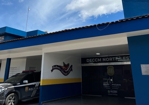 Homem é preso por agredir e ameaçar companheira após crise de ciúme em Manaus