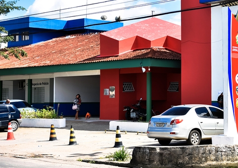 Homens são presos por espancarem esposas por não aceitarem fim de relacionamento em Manaus