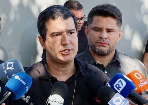 Idoso vai à delegacia denunciar extorsão e acaba preso em Manaus