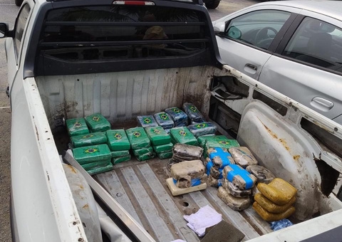 Cocaína avaliada em R$1 milhão é encontrada em carroceria de carro em Manaus