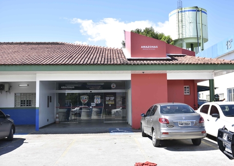 Suspeita de aplicar golpes com vendas de casa e terrenos é presa em Manaus