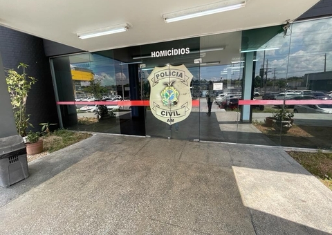 Homem é preso após manter ex-namorada refém com arma na cabeça em Manaus 