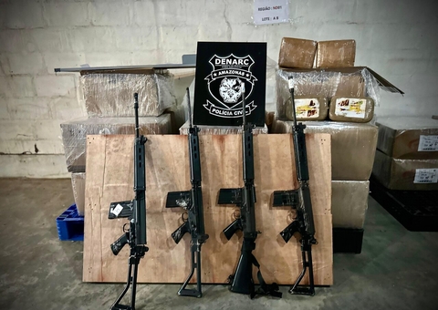 Drogas e armamentos avaliados em R$ 24 milhões são apreendidos no bairro Flores