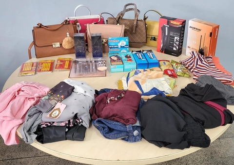 Grupo suspeito de cometer furtos em lojas do Centro de Manaus é preso