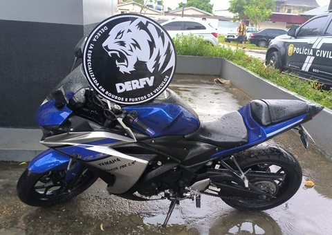 Homem é preso após tentar vender motocicleta roubada em site em Manaus