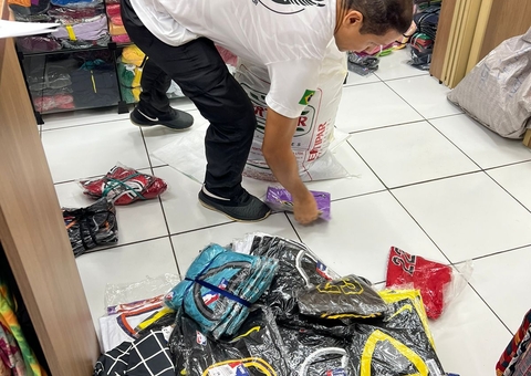 Fiscalização apreende 1.500 produtos falsificados em lojas no Centro de Manaus