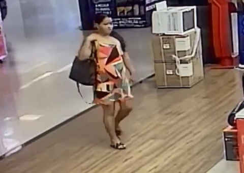 Polícia busca por mulher que furtou caixa de som de loja em Manaus