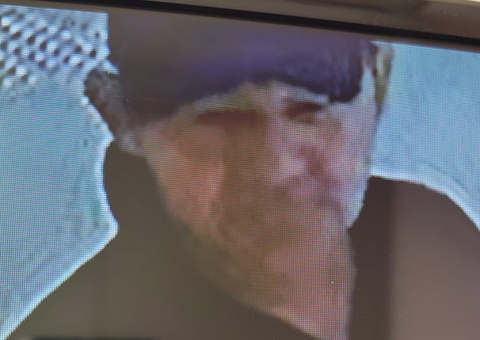 Polícia procura homem que furtou celulares em clínica na Zona Leste de Manaus; vídeo