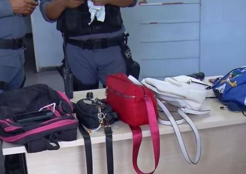 Dupla é presa após roubar carro e fazer arrastões em Manaus