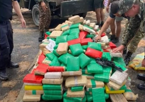 Homem é preso com 750 Kg de maconha escondido em trilha no Amazonas