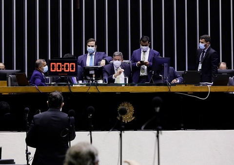 Câmara conclui votação da PEC Emergencial