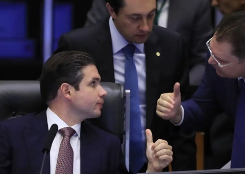 Câmara retoma votação secreta na PEC da Blindagem