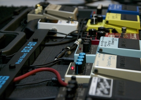 Suspeito de vender equipamentos de som furtados em Manaus é preso; vítima reconheceu objetos em anúncio