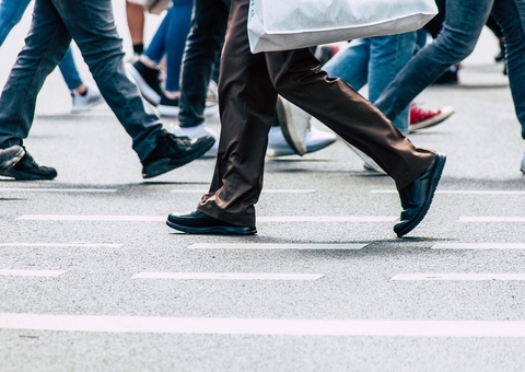 Dor na sola do pé? Conheça os sintomas da fascite plantar