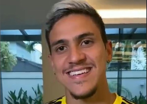 Pedro herda camisa 9 do Flamengo após Gabigol assumir a 10