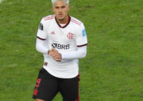 Pedro vê nome no mercado enquanto minutos despencam no Fla de Sampaoli