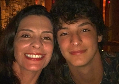 Filho de Helena Ranaldi, Pedro Waddington estreia no remake de Vale Tudo
