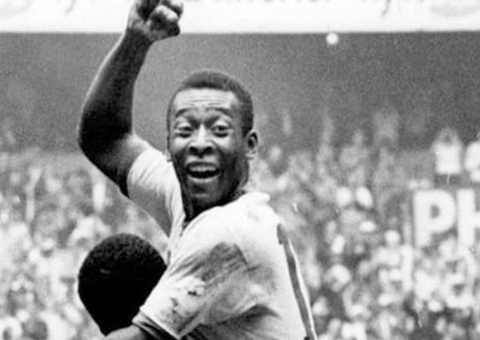 Pelé fez história com gol 1.001, não com o 1.000, descobriu a Folha de S.Paulo em 1995