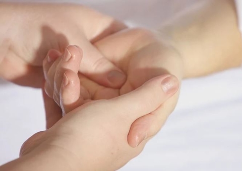 Entidade lança guia sobre lesões na pele após contaminação por Covid