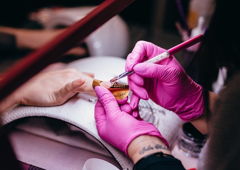 Salão de beleza irá indenizar manicure após decisão da justiça em Manaus