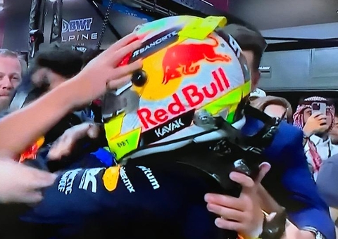 Após bandeira vermelha, Pérez faz a pole em Miami; Verstappen será 9º