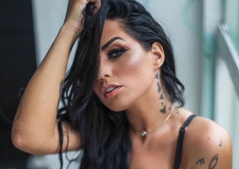 Com lingerie transparente, Perlla exibe tatuagem íntima: ‘tatuou a pepeca?’