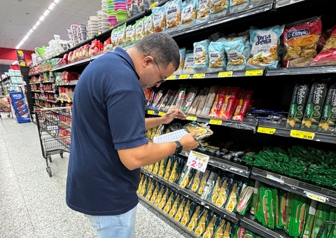 Procon registra variação de preços da cesta básica em supermercados de Manaus