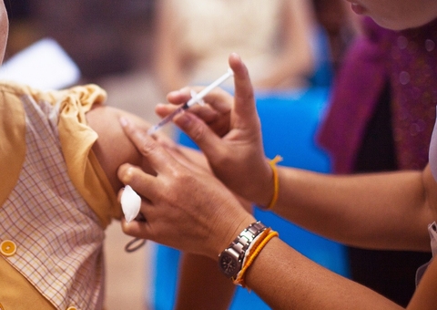 Queiroga diz que pessoas com mais de 18 anos serão vacinadas até dezembro