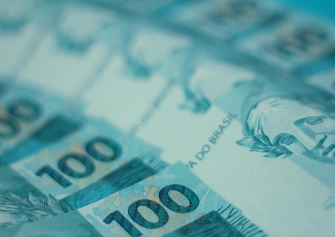 Governo Lula prevê salário mínimo de R$ 1.627 em 2026