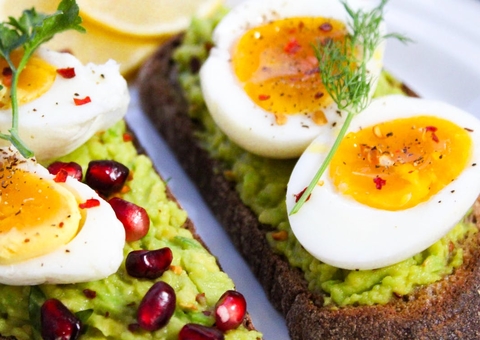 É verdade que o ovo cura a ressaca?