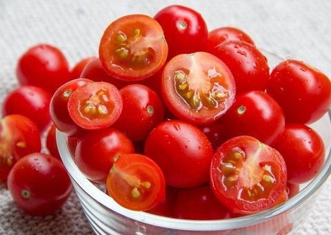 Não comer sementes de tomate e goiaba realmente evita apendicite?