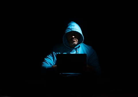 Deep nude: especialista dá dicas para se proteger de conteúdos gerados por I.A