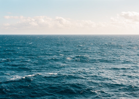 Cientistas descobrem oceano 'escondido' 700 km abaixo da superfície da Terra