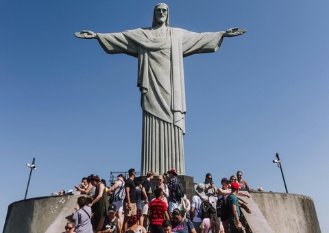 Acesso do Corcovado é fechado após turista morrer no Cristo Redentor
