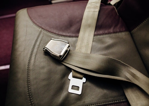 Só metade da população usa cinto no banco traseiro