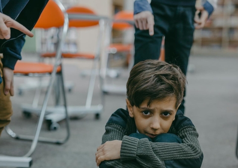 76% dos brasileiros temem que filhos sofram bullying; medo é maior entre pretos e pardos