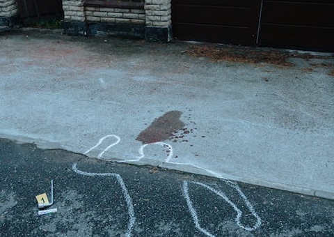 Membro de facção morre e outro fica ferido em tiroteio com a polícia em Manaus