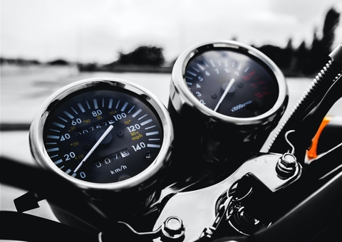 Homem morre ao perder controle de moto e ser arremessado no Amazonas