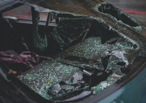 Homem mata marido da ex com tiros na cabeça dentro de carro em Manaus